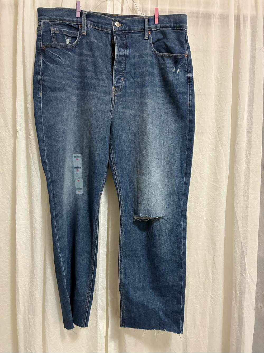 Old Navy High-Rise Distressed Blue Jeans